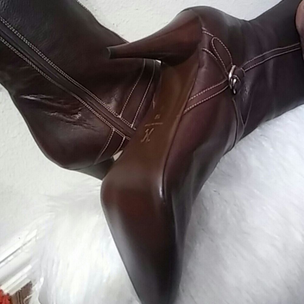 Boots - Picture 3 of 3
